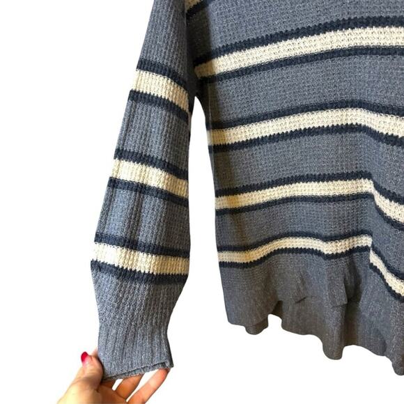 American Eagle Blue Cream Stripe V-Neck Relaxed Fit Knit Sweater S - Picture 3 of 6